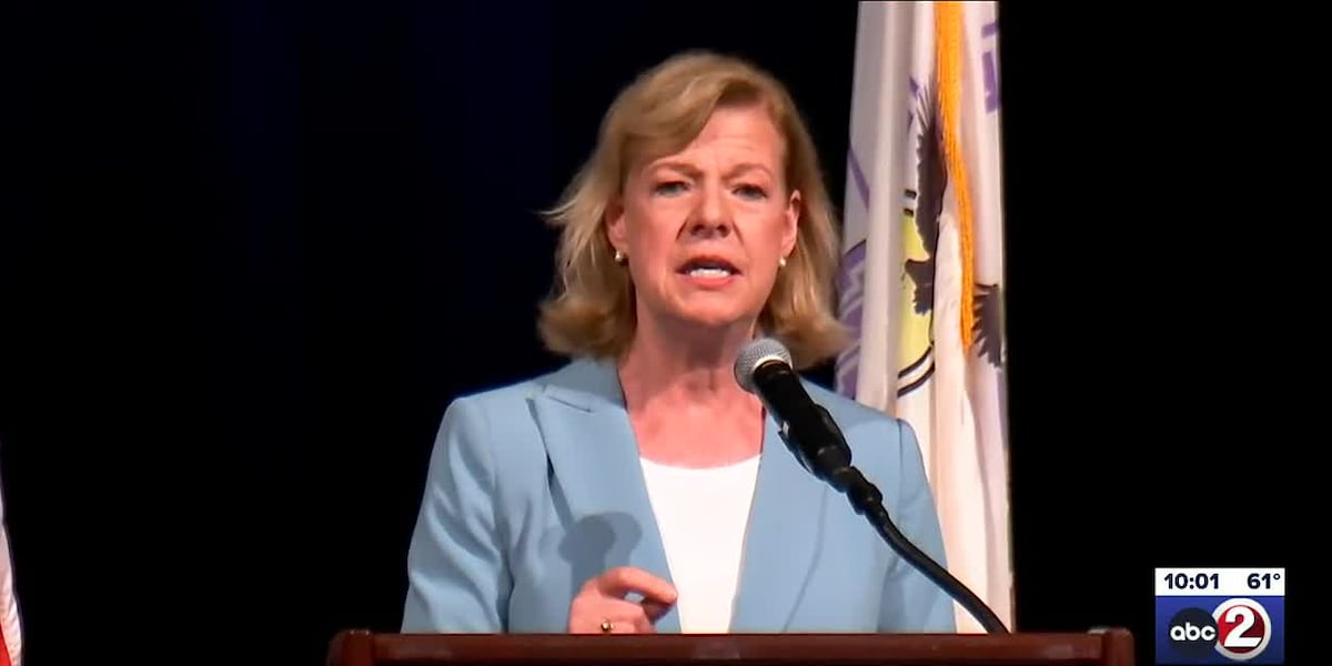 Tammy Baldwin makes campaign stops in Green Bay